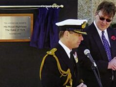 Placas reveladas por Andrew Mountbatten-Windsor nas Ilhas Malvinas são removidas Quatro placas nas Ilhas Malvinas que foram inauguradas pelo desgraçado ex-príncipe Andrew Mountbatten-Windsor (foto) foram removidas após sua queda em desgraça