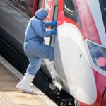 Polícia britânica divulga detalhes sobre suspeitos após ataque 'chocante' a trem, atualização sobre vítimas