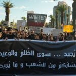 Polícia da Tunísia prende figura da oposição Chaima Issa durante protesto