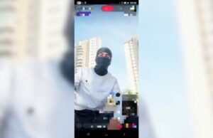 Polícia de Israel prende dois suspeitos, frustrando potencial ataque terrorista em Ramle A polícia israelense apontando para o interior de um carro. (crédito: POLÍCIA DE ISRAEL)