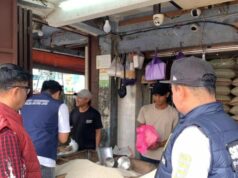 Polícia invade 61 mercados em Jacarta, apenas 1 comerciante desesperado para vender arroz acima do HET Polícia invade 61 mercados em Jacarta, apenas 1 comerciante desesperado para vender arroz acima do HET