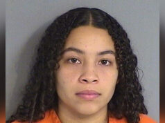 Polícia: professor de ginástica da Flórida enviou fotos obscenas para estudante de 13 anos Polícia: professor de ginástica da Flórida enviou fotos obscenas para estudante de 13 anos