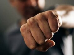 Policiais em Luwu são suspeitos de abusar de prisioneiros Policiais em Luwu são suspeitos de abusar de prisioneiros