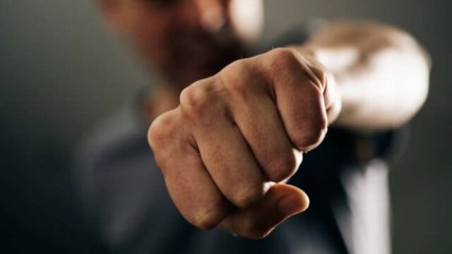 Policiais em Luwu são suspeitos de abusar de prisioneiros Policiais em Luwu são suspeitos de abusar de prisioneiros