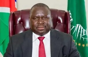 Político chamado Adolf Hitler torna-se ponto focal da campanha eleitoral local Político chamado Adolf Hitler torna-se ponto focal da campanha eleitoral local