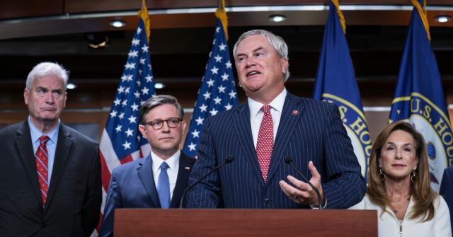 Políticos devem votar projeto de lei que força a divulgação dos arquivos de Jeffrey Epstein
