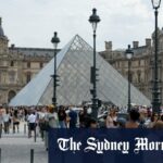 As joias roubadas da Galeria Apollo do Louvre, que contém a coleção histórica de joias da coroa francesa, incluíam o colar e brincos de esmeraldas da Imperatriz Marie-Louise.