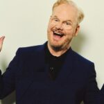 Por que Jim Gaffigan chama este de 'o melhor momento que a comédia stand-up já teve', apesar da censura e do cancelamento