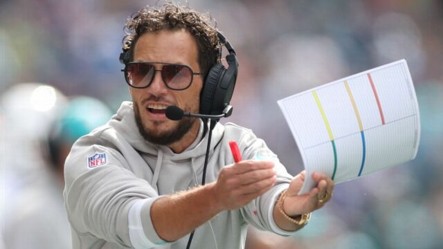 🏈 Por que os Dolphins mantiveram Mike McDaniel?

