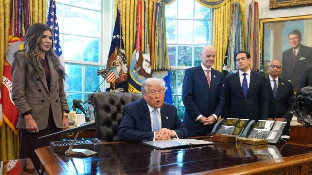 Portadores de ingressos para a Copa do Mundo da FIFA podem obter vistos prioritários, diz presidente dos EUA, Trump
