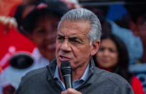 Prefeito democrata de NJ sugere que Ciattarelli poderia vencer a disputa para governador New Jersey gubernatorial candidate Jack Ciattarelli speaks during a rally on Saturday, November 1, 2025, in Westfield, New Jersey.