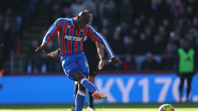 Premier League 2025-26: Por que o pênalti de Mateta foi repetido na partida Crystal Palace x Manchester United?
