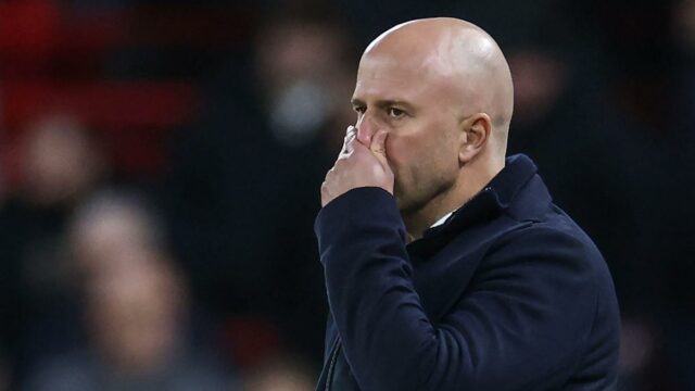 Premier League 2025-26: Slot do Liverpool aceita a culpa após a pior derrota de seu reinado em Anfield
