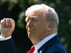 Presidente Trump recomendará bônus de US$ 10 mil para controladores de tráfego aéreo que trabalharam durante a paralisação democrata Presidente Trump recomendará bônus de US$ 10 mil para controladores de tráfego aéreo que trabalharam durante a paralisação democrata