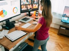 Pressionar os grandes bancos pode mudar as regras de trabalho em casa para todos Uma imagem composta da sinalização dos 'quatro grandes' bancos da Austrália, ANZ, Westpac, Commonwealth Bank (CBA) e National Australia Bank (NAB) em Sydney, sábado, 5 de maio de 2018.