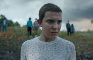 Prévia da 5ª temporada de ‘Stranger Things’: Onde paramos no final da 4ª temporada? STRANGER THINGS. (L to R) Natalia Dyer as Nancy Wheeler, Charlie Heaton as Jonathan Byers, Finn Wolfhard as Mike Wheeler, Noah Schnapp as Will Byers, Millie Bobby Brown as Eleven, David Harbour as Jim Hopper, and Winona Ryder as Joyce Byers in STRANGER THINGS. Cr. Courtesy of Netflix © 2022