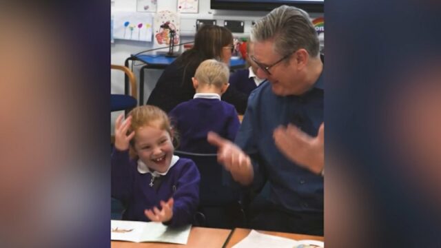 Primeiro-ministro do Reino Unido lidera aula de dança '6-7'
