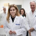 Princesa Beatrice fala sobre o nascimento prematuro de sua filha - e como as crianças que nascem cedo 'podem ser incrivelmente solitárias'