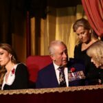 Anne, a Princesa Real, visita túmulos de guerra no Cemitério Rookwood de Sydney no sábado.