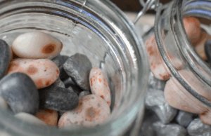 Priorize sua lista de tarefas imaginando pedras em uma jarra Priorize sua lista de tarefas imaginando pedras em uma jarra