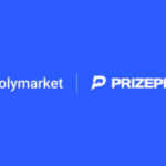 PrizePicks e Polymarket anunciam parceria enquanto os mercados de previsão enfrentam um escrutínio cada vez maior. Logotipos Polymarket e PrizePicks em um fundo azul