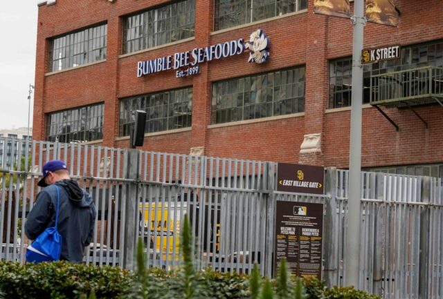 Processo de tráfico humano contra a Bumble Bee Seafoods da Califórnia supera grande obstáculo para o julgamento
