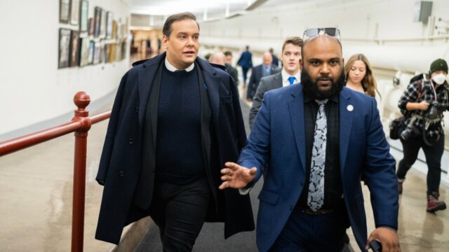 Produtor de Matt Gaetz demitido da OAN por postagens antissemitas Produtor de Matt Gaetz demitido da OAN por postagens antissemitas | Exclusivo