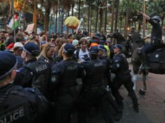 Protestos contra exposição de armas devem continuar após 12 acusados em Sydney Protestos contra exposição de armas devem continuar após 12 acusados em Sydney