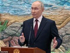 Putin diz que a Rússia está pronta para lutar “até que o último ucraniano morra”, se necessário, e insiste que a paz não acontecerá até que as tropas de Kiev se retirem Putin diz que a Rússia está pronta para lutar “até que o último ucraniano morra”, se necessário, e insiste que a paz não acontecerá até que as tropas de Kiev se retirem