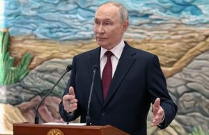 Putin diz que a Rússia está pronta para lutar “até que o último ucraniano morra”, se necessário, e insiste que a paz não acontecerá até que as tropas de Kiev se retirem Putin diz que a Rússia está pronta para lutar “até que o último ucraniano morra”, se necessário, e insiste que a paz não acontecerá até que as tropas de Kiev se retirem