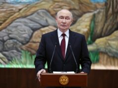 Putin diz que está pronto para garantir por escrito que não haverá ataque russo à Europa Putin diz que está pronto para garantir por escrito que não haverá ataque russo à Europa
