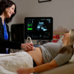 Qualquer forma de hipertensão durante a gravidez aumenta significativamente o risco cardiovascular pós-parto, incluindo morte, segundo novo estudo