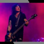 Quanto custam os ingressos mais baratos para ver o Motley Crue em turnê em 2026?