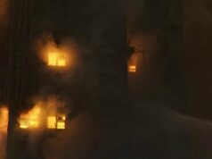 Quatro pessoas morrem em incêndio violento em arranha-céus de Hong Kong Quatro pessoas morrem em incêndio violento em arranha-céus de Hong Kong