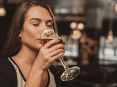 Querida Abby: A esposa do meu filho é alcoólatra Querida Abby: A esposa do meu filho é alcoólatra