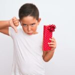 Querida Abby: Minha irmã é mesquinha e continua comprando presentes horríveis para meus filhos