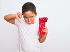 Querida Abby: Minha irmã é mesquinha e continua comprando presentes horríveis para meus filhos Querida Abby: Minha irmã é mesquinha e continua comprando presentes horríveis para meus filhos