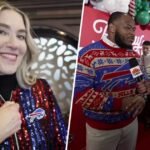 Quinn faz um tour por East Aurora, Nova York.