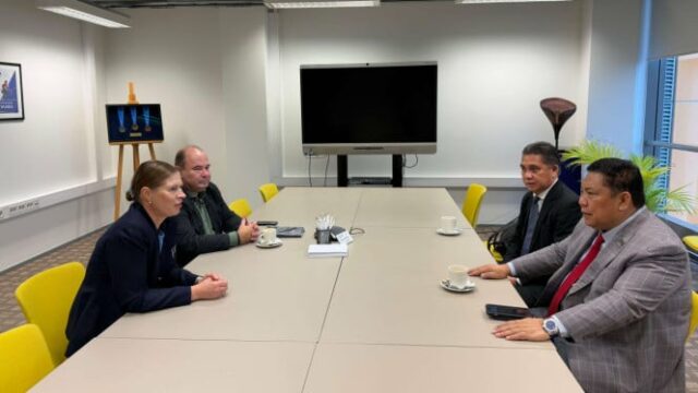 Quinto Presidente da Estônia dá as boas-vindas à delegação da Quinto Presidente da Estônia dá as boas-vindas à delegação da Liga Indonésia de Pingpong, pronta para colaborar no desenvolvimento de jovens atletas