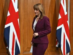 Rachel Reeves era uma profetisa pálida da perdição, buzinando como um ciborgue defeituoso: QUENTIN LETTS Ela exalava ruína. O otimismo estava quase totalmente ausente. Aqui estava a Senhora Tribulação, que veio agitar o caldeirão da calamidade, mas ao mesmo tempo aterrorizada, escreve Quentin Letts