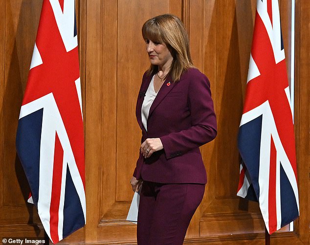 Rachel Reeves era uma profetisa pálida da perdição, buzinando como Ela exalava ruína. O otimismo estava quase totalmente ausente. Aqui estava a Senhora Tribulação, que veio agitar o caldeirão da calamidade, mas ao mesmo tempo aterrorizada, escreve Quentin Letts