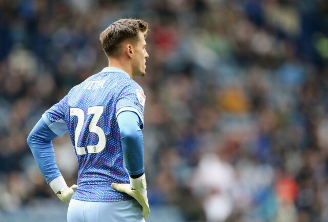 Radek Vitek continua em boa forma enquanto outro emprestado do ícone de correio