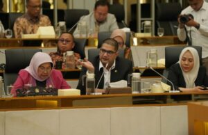 Rajiv DPR insta a polícia a descobrir o mentor da destruição da plantação de chá Pangalengan Rajiv DPR insta a polícia a descobrir o mentor da destruição da plantação de chá Pangalengan