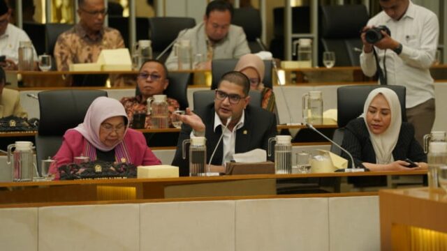 Rajiv DPR insta a polícia a descobrir o mentor da destruição da plantação de chá Pangalengan
