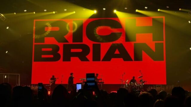 Realmente quebrado! Rich Brian dá início a 'Where Is My Realmente quebrado! Rich Brian dá início a 'Where Is My Head?' Turnê Mundial em Jacarta