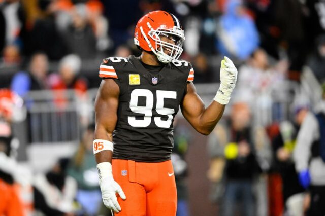 O quarterback do Kansas City Chiefs, Patrick Mahomes (15).