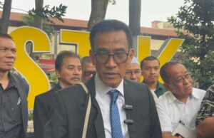 Reforma da polícia, audiência confusa, Refly Harun Cs sai em massa porque … Reforma da polícia, audiência confusa, Refly Harun Cs sai em massa porque ...