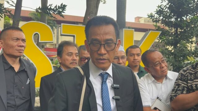 Reforma da polícia, audiência confusa, Refly Harun Cs sai em massa porque ...
