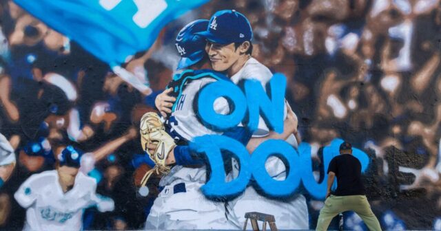 'Regra dos Dodgers': o grafiteiro Chaka e outros se inspiram 'Regra dos Dodgers': o grafiteiro Chaka e outros se inspiram - e murais - nos campeões da World Series