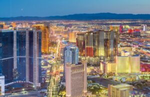 Resort na Strip de Las Vegas triplica silenciosamente com taxas adicionais Resort na Strip de Las Vegas triplica silenciosamente com taxas adicionais